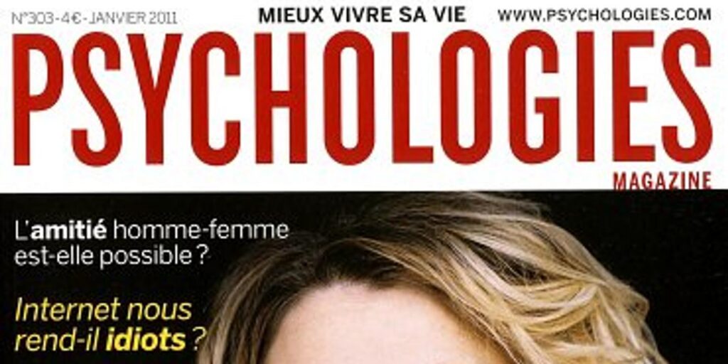 Couverture d'un magazine de psychologie posée sur un présentoir de kiosque en France