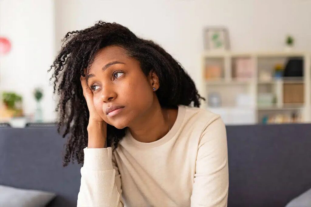 Illustration d'une personne confrontée à des pensées amoureuses envahissantes